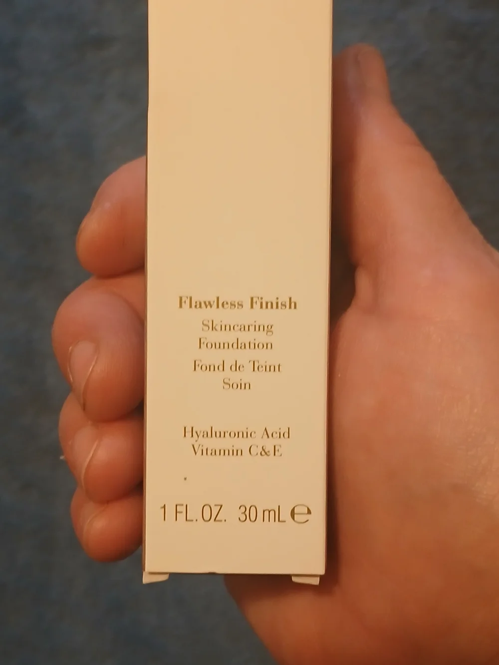 Elizabeth Arden Flawless Finish Skincaring Foundation - Cream Shade 120W
